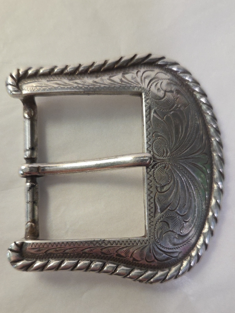 Western-Style Silver Belt Buckle - Ornate Engraved Design